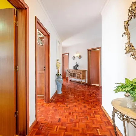 Appartamento Guestready - Spacious In Marvila Lisbona
